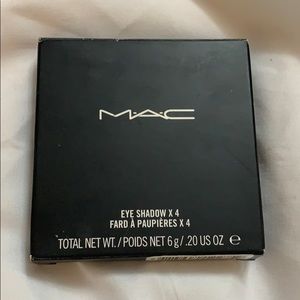 MAC eye shadow palette x4 different colours.